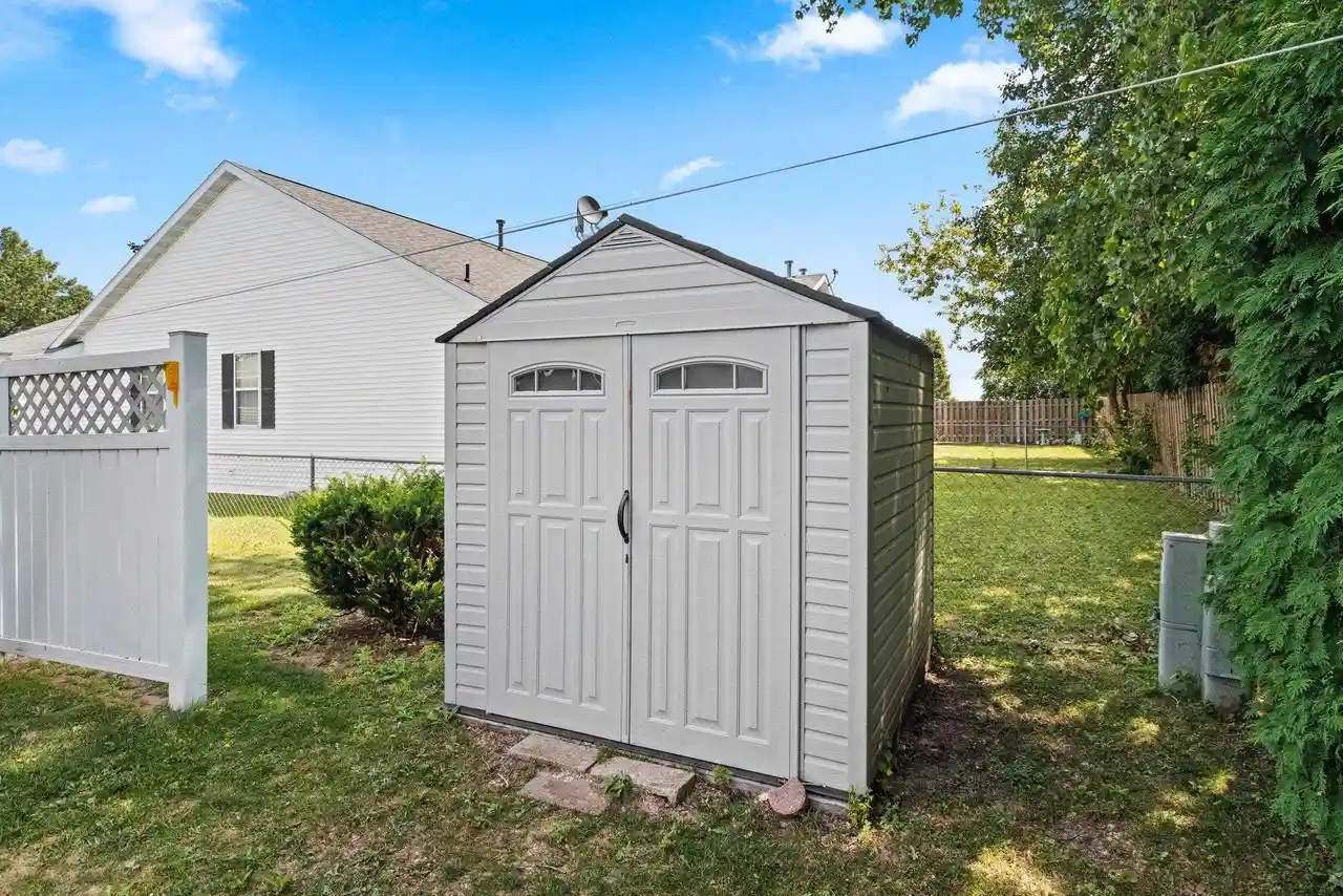 5th image of 3303 E Heidemann Dr Dr, Appleton, WI 54915 | MLS# 50329644