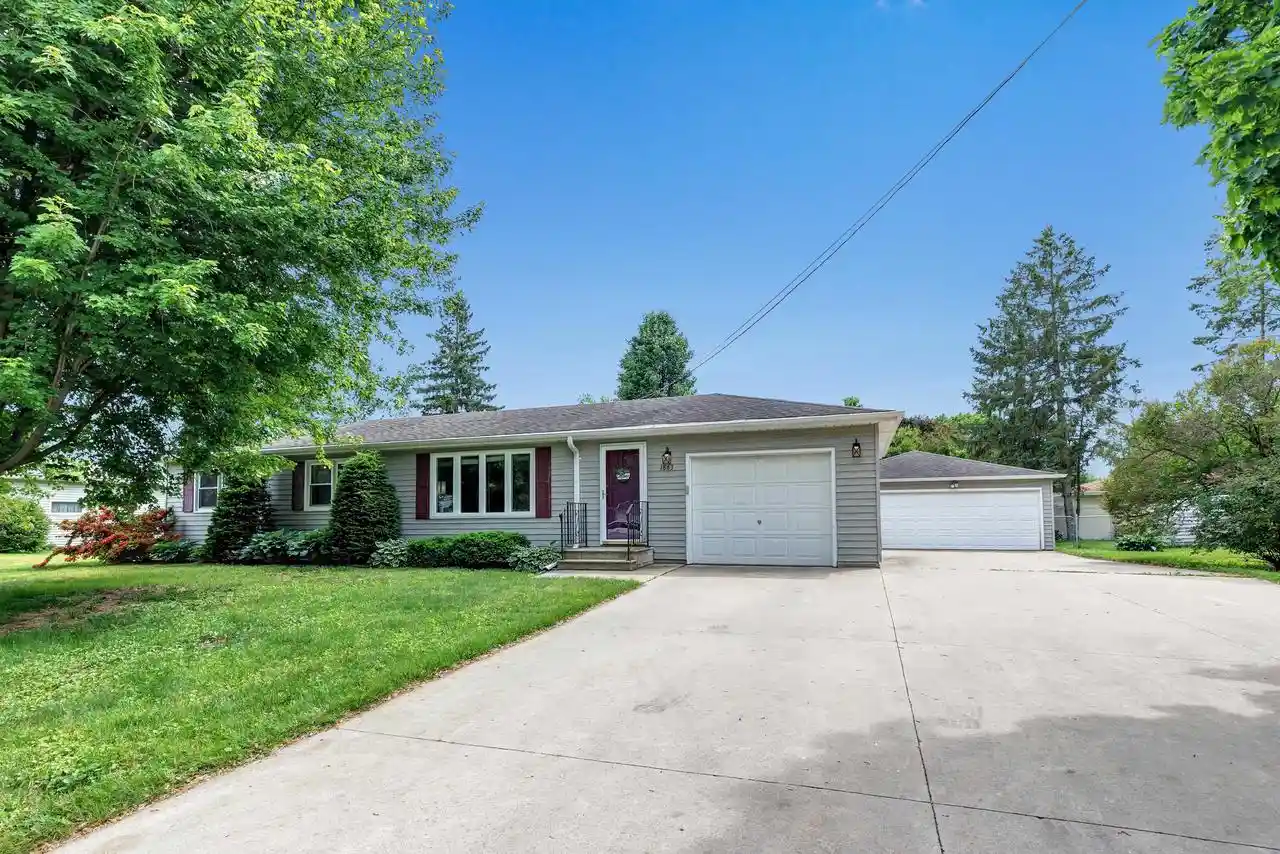1st image of 1863 Lenwood Avenue Avenue, Green Bay, WI 54303 | MLS# 50329637