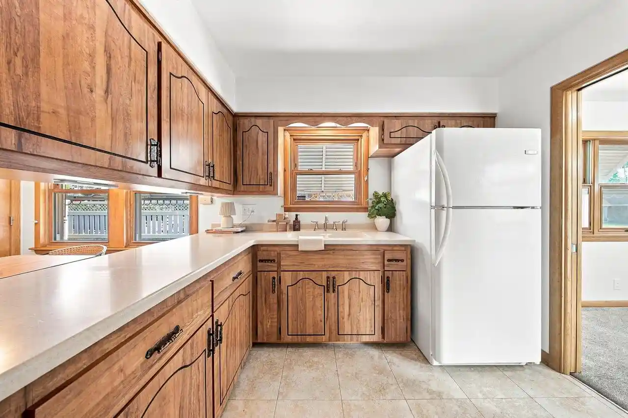4th image of 2814 S Cleveland Park Dr Dr, Milwaukee, WI 53219 | MLS# 1972954