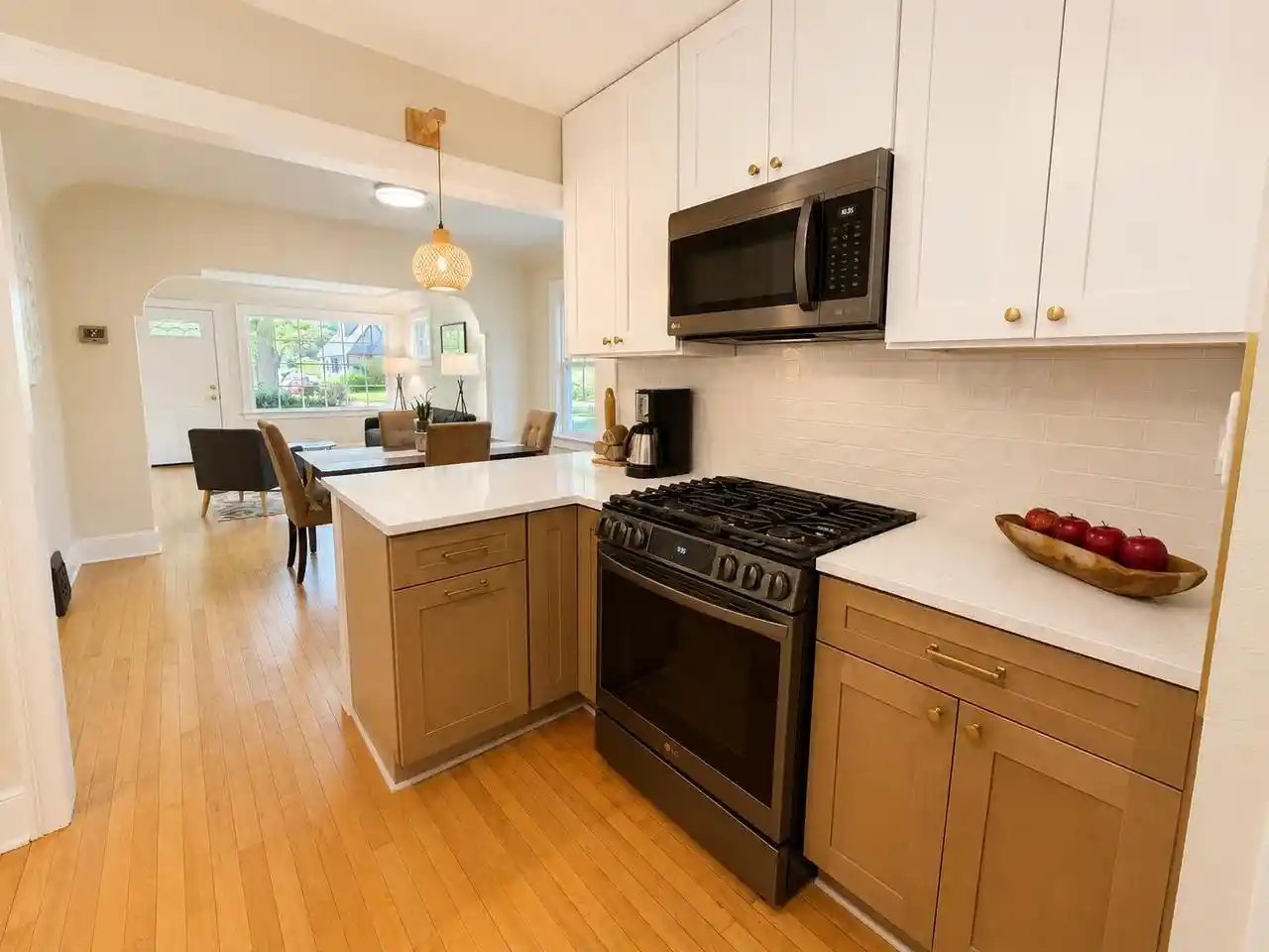 Homes for sale in Whitefish Bay, WI | 4937 N Hollywood Avenue Avenue, Whitefish Bay, WI 53217 | MLS# 1972961