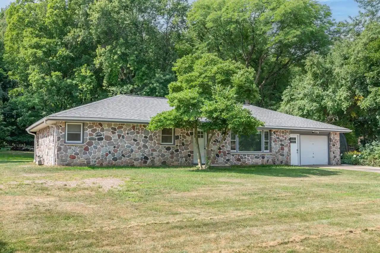 1st image of N68w20969 Fairview Dr Dr, Menomonee Falls, WI 53051 | MLS# 1972967