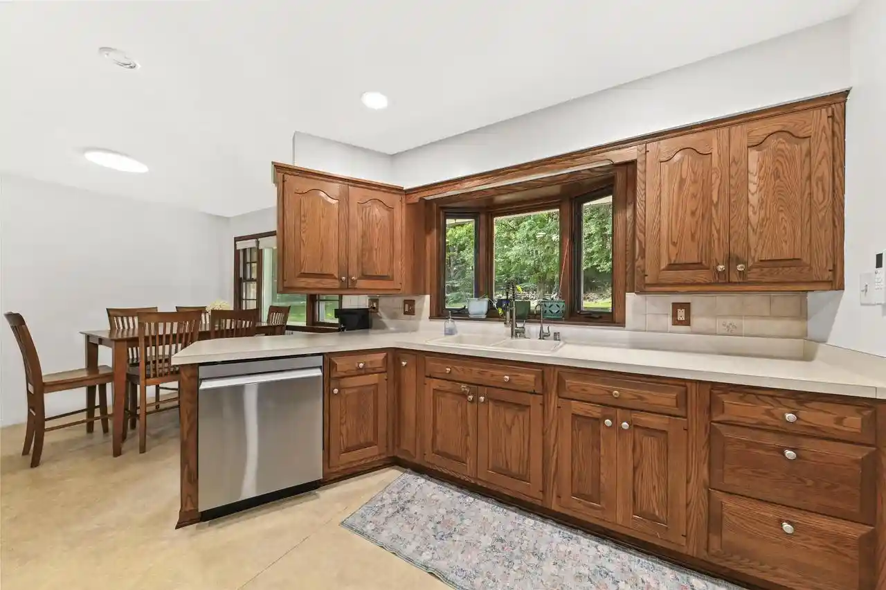 2nd image of N68w20969 Fairview Dr Dr, Menomonee Falls, WI 53051 | MLS# 1972967