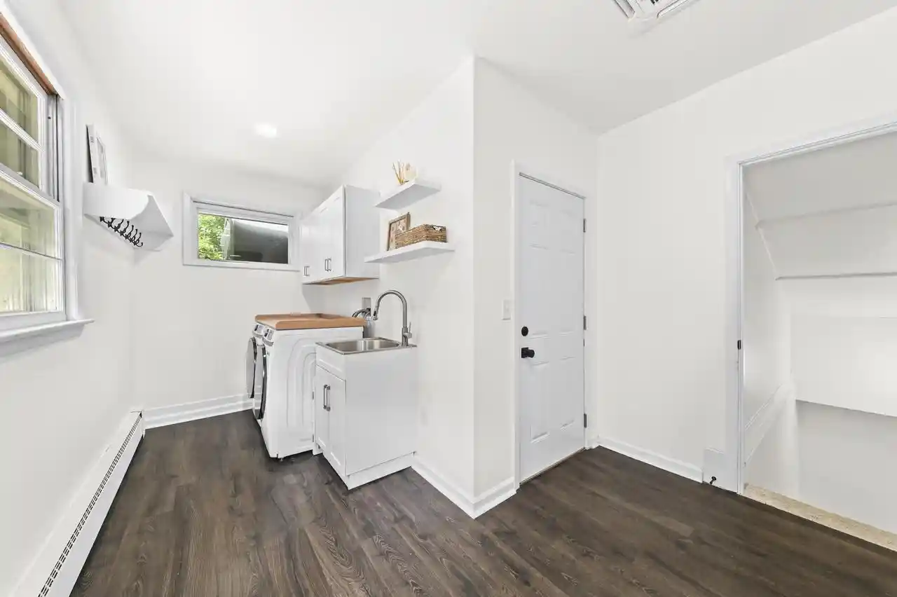 4th image of N68W20969 Fairview Dr Dr, Menomonee Falls, WI 53051 | MLS# 1972967