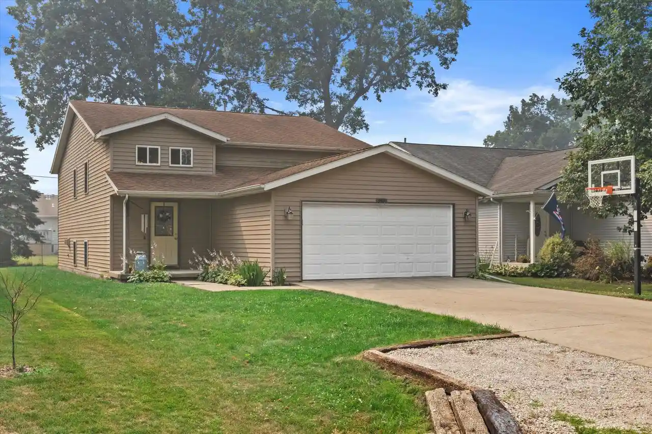 1st image of 9921 271st Avenue Avenue, Trevor, WI 53179 | MLS# 1972976
