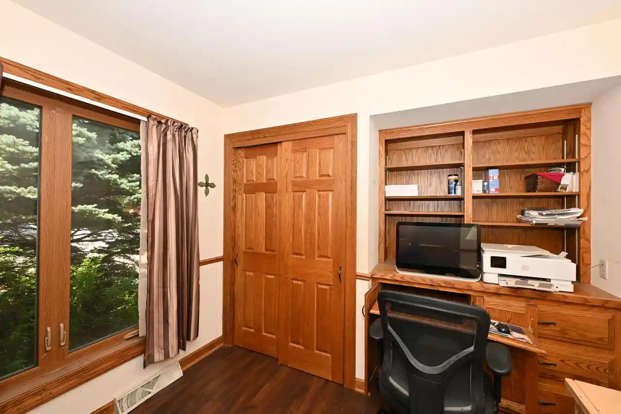 5th image of 3998 S Victoria Circle Circle, New Berlin, WI 53151 | MLS# 1972990