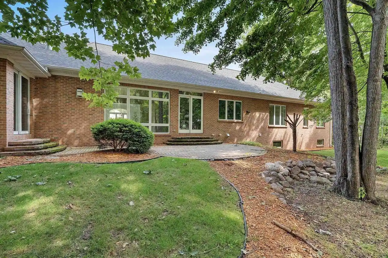 4th image of 2060 Muirwood Court Court, Green Bay, WI 54313 | MLS# 50329673