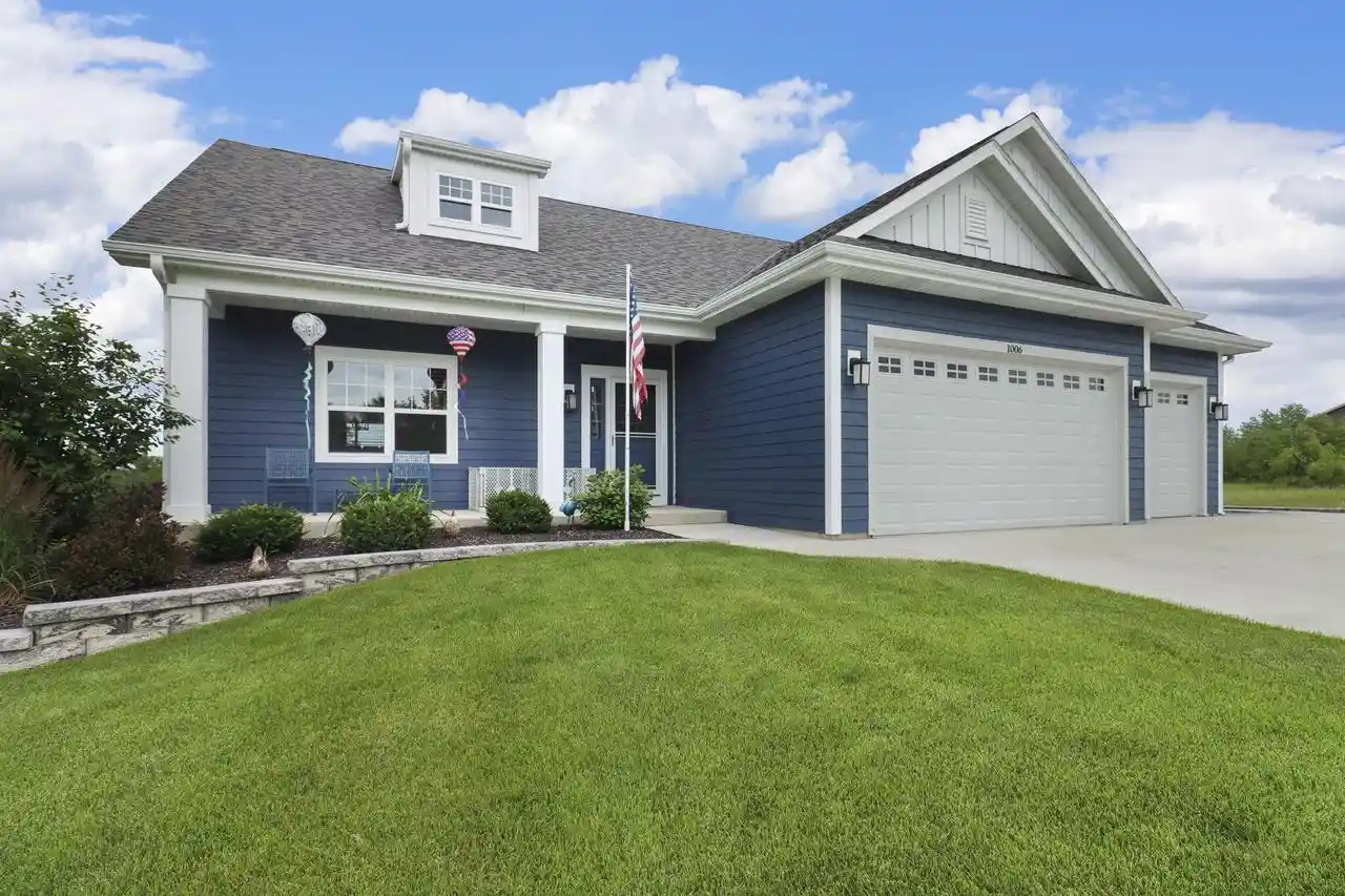 1st image of 1006 Fairway Dr Dr, Twin Lakes, WI 53181 | MLS# 1973002