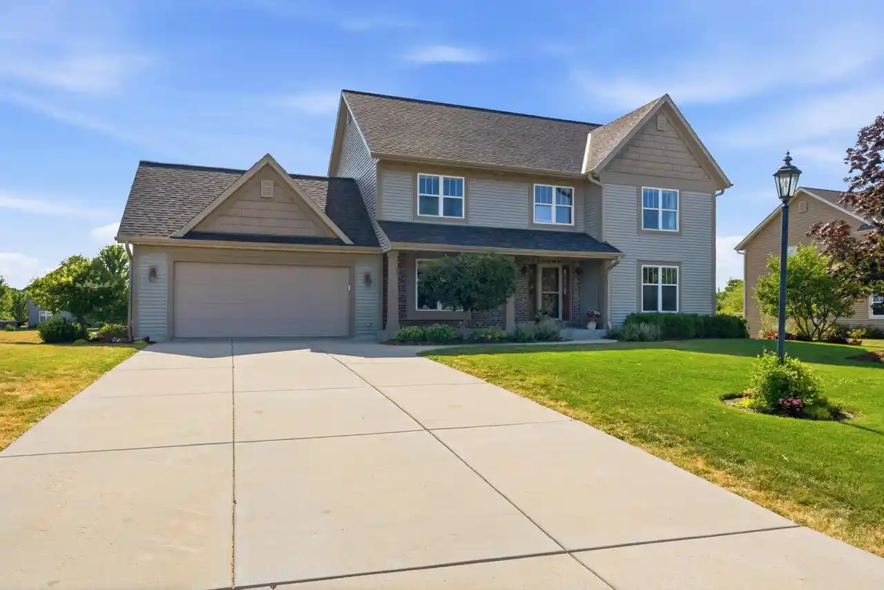 1st image of 8224 S Shadwell Circle Circle, Franklin, WI 53132 | MLS# 1973003