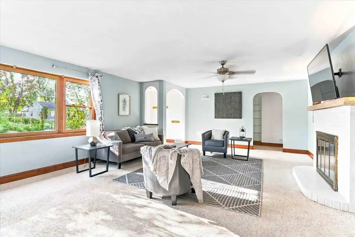2nd image of 421 S Lake Street Street, Neenah, WI 54956 | MLS# 50329674