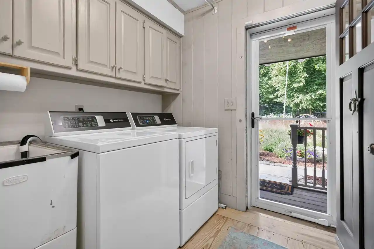 4th image of 8406 Whitewood Dr Dr, Kewaskum, WI 53040 | MLS# 1973020