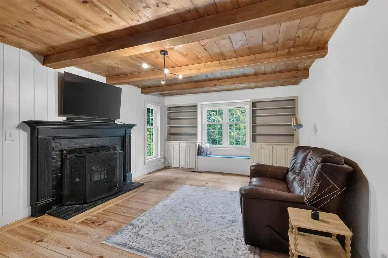 5th image of 8406 Whitewood Dr Dr, Kewaskum, WI 53040 | MLS# 1973020