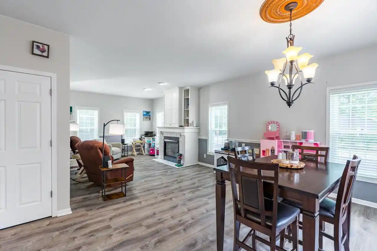 5th image of 636 Oconto Road Road, Mosinee, WI 54455 | MLS# 22603500
