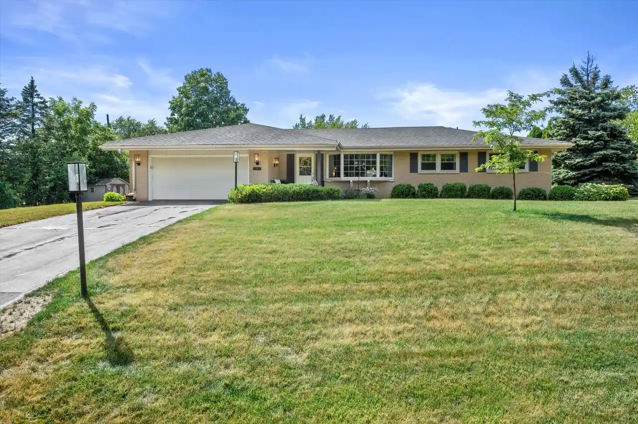 1st image of 4575 Lincrest Dr Dr, Brookfield, WI 53045 | MLS# 1973022