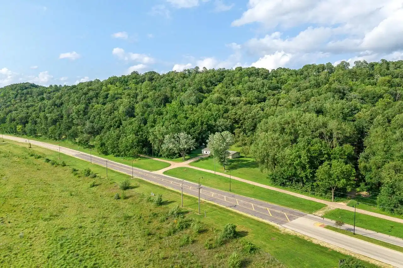 3rd image of 809 Holmen Dr N Dr N, Holmen, WI 54636 | MLS# 1973024