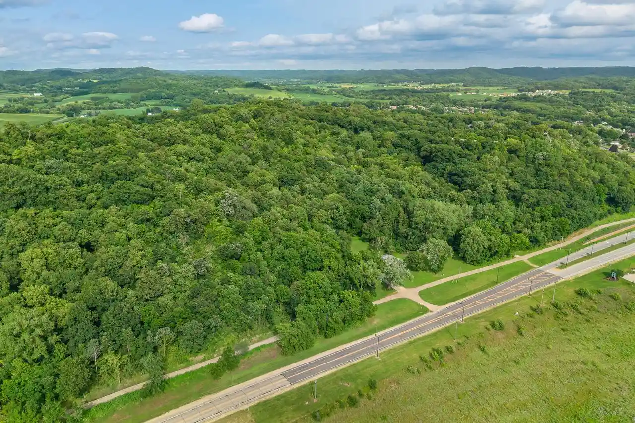 4th image of 809 Holmen Dr N Dr N, Holmen, WI 54636 | MLS# 1973024