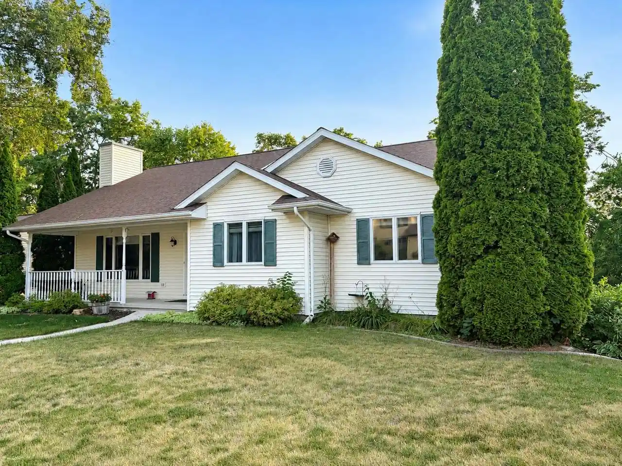 1st image of 404 Bittersweet Lane Lane, Plymouth, WI 53073 | MLS# 1973031