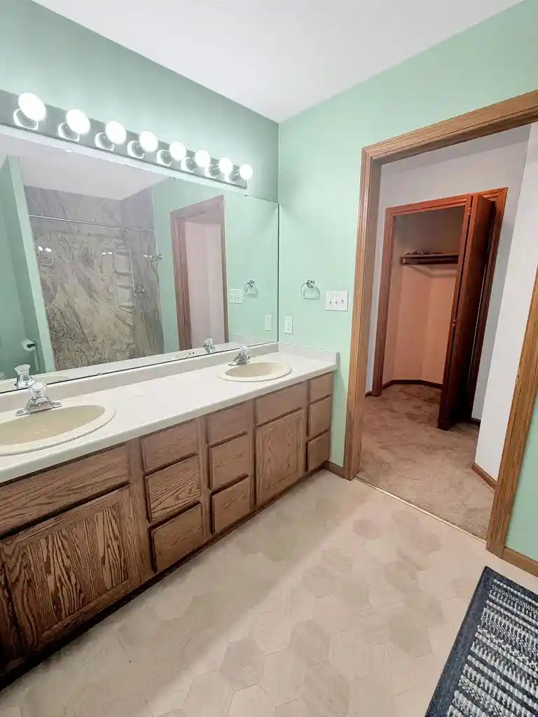 5th image of 404 Bittersweet Lane Lane, Plymouth, WI 53073 | MLS# 1973031