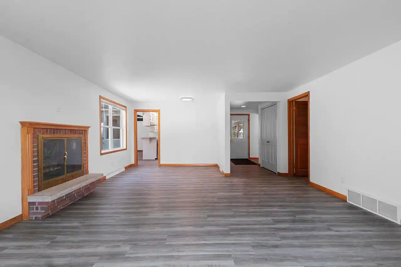 Photo 2 of Single family home for sale at 281 Roselawn Boulevard Boulevard, Green Bay, WI 54301 | MLS# 50329687 | Listing updated on 2026-09-15