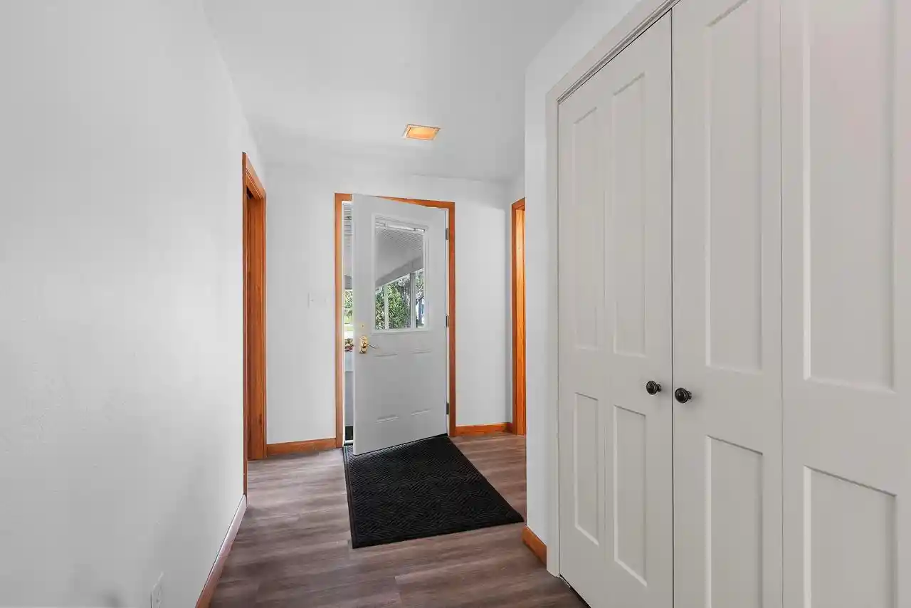 Photo 4 of Single family home for sale at 281 Roselawn Boulevard Boulevard, Green Bay, WI 54301 | MLS# 50329687 | Listing updated on 2026-09-15