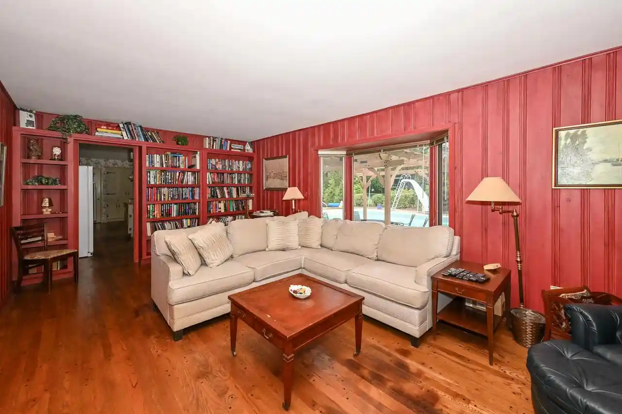 2nd image of 15260 Cascade Dr Dr, Elm Grove, WI 53122 | MLS# 1973041