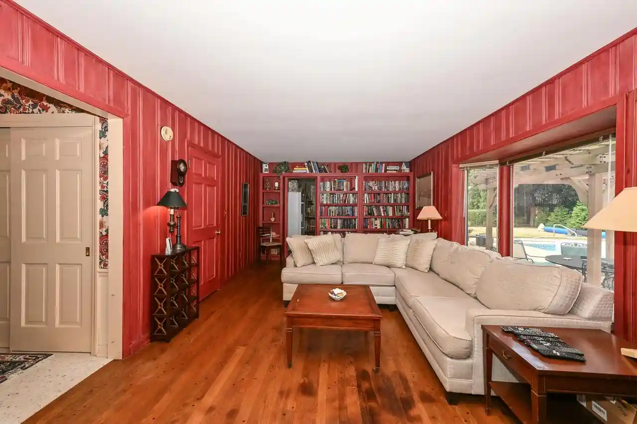 3rd image of 15260 Cascade Dr Dr, Elm Grove, WI 53122 | MLS# 1973041