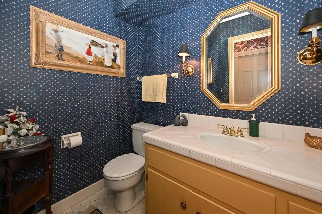 4th image of 15260 Cascade Dr Dr, Elm Grove, WI 53122 | MLS# 1973041