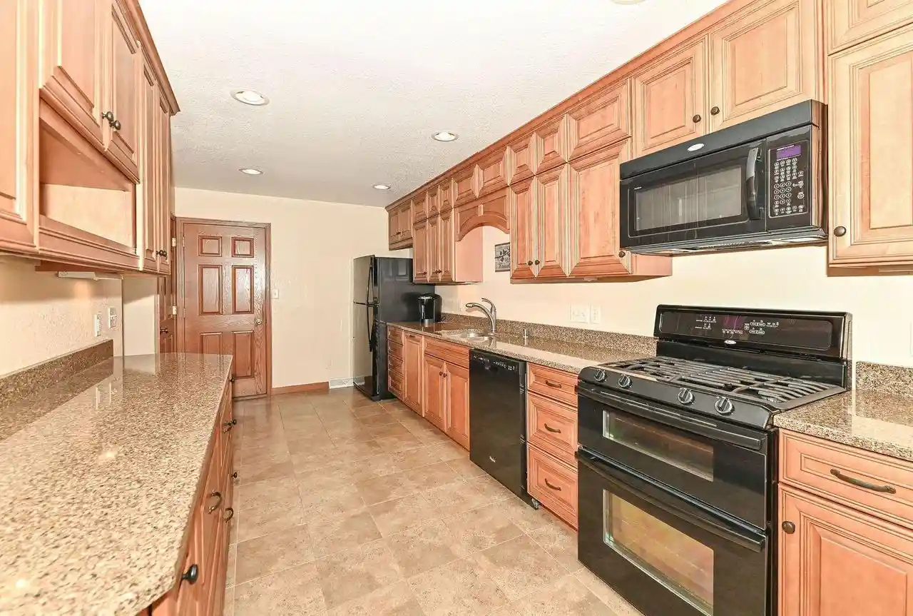 Photo 3 of Condo for sale at 7436 W Tuckaway Creek Dr Dr, Franklin, WI 53132 | MLS# 1973063 | Listing updated on 2026-09-21