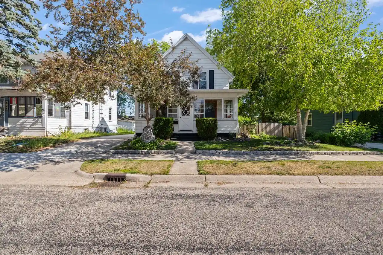 1st image of 432 Pleasant Avenue Avenue, Hartford, WI 53027 | MLS# 1973066