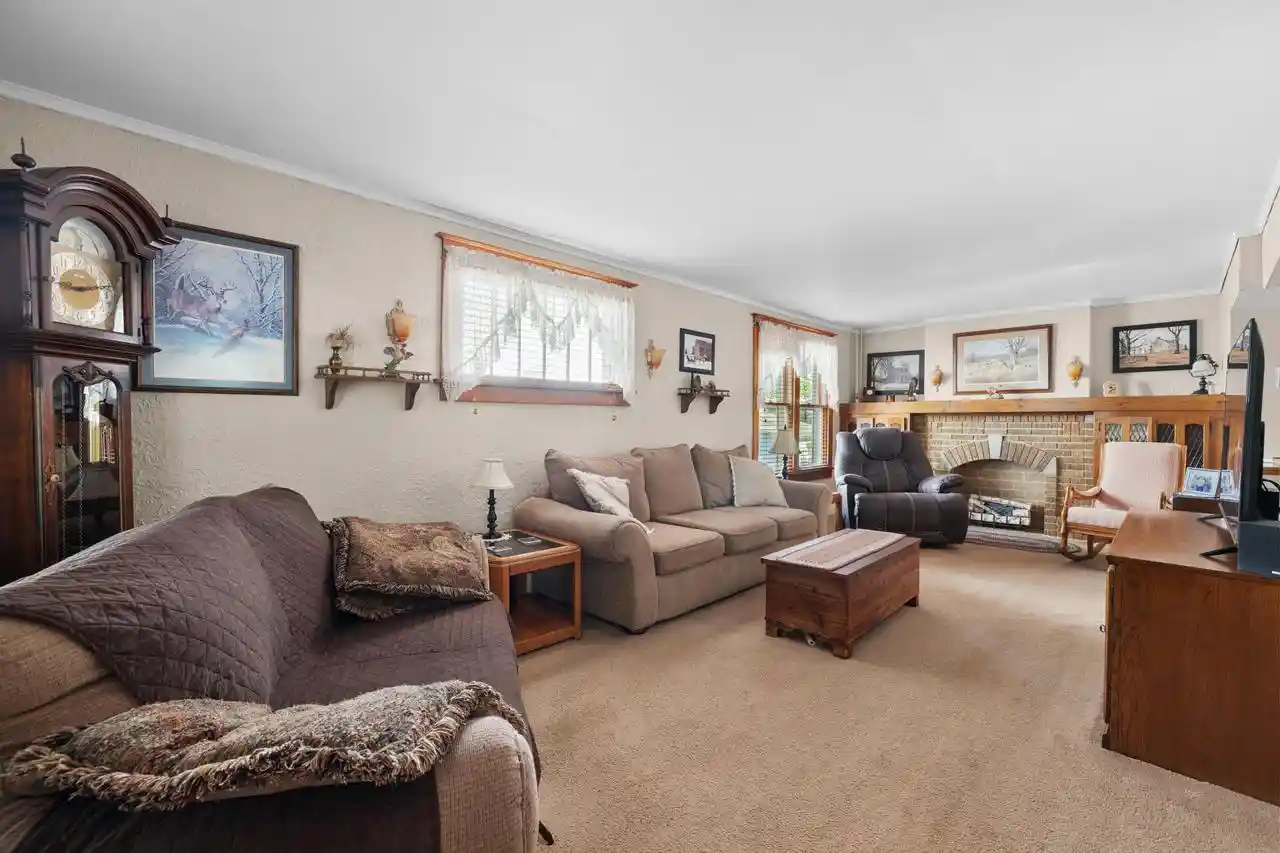2nd image of 432 Pleasant Avenue Avenue, Hartford, WI 53027 | MLS# 1973066