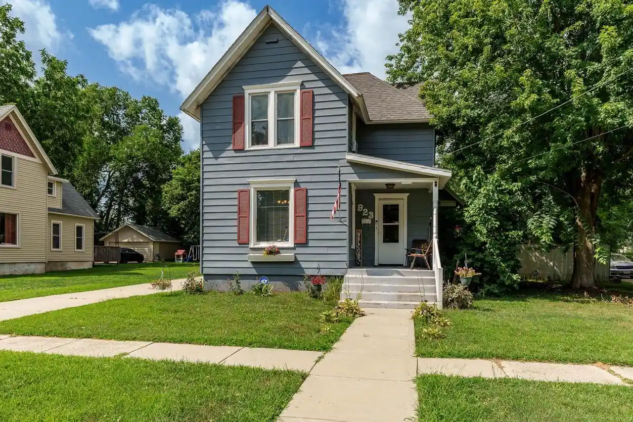 1st image of 923 Highland Avenue Avenue, Beloit, WI 53511 | MLS# 2028764