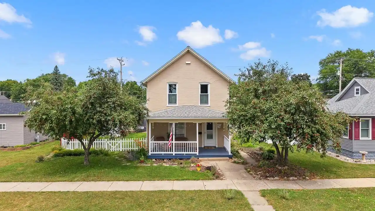 1st image of 709 W Edgewater Street Street, Portage, WI 53901 | MLS# 2028767
