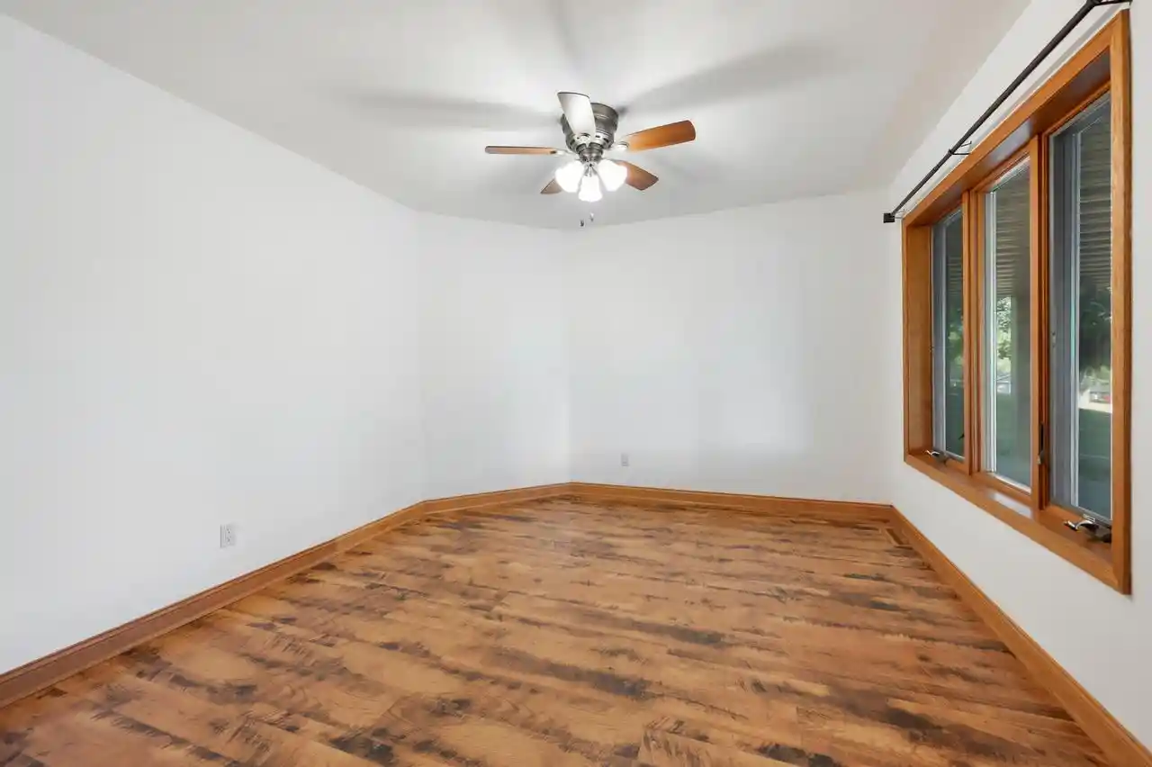 5th image of S67W23715 Fernwood Court Court, Waukesha, WI 53189 | MLS# 1973114