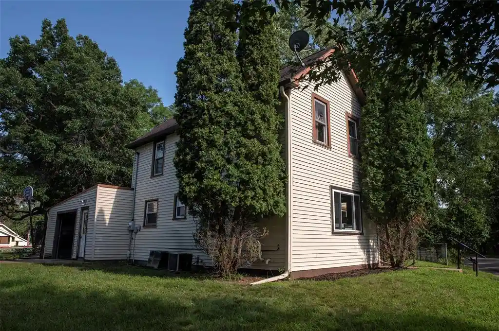 image of 1015 Sheridan Road Road, Eau Claire, WI 54703 | MLS# 1603466