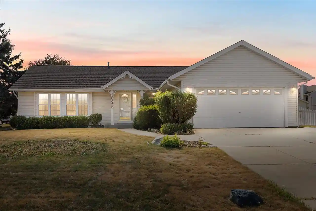 1st image of 10365 S Kelly Dr Dr, Oak Creek, WI 53154 | MLS# 1973125