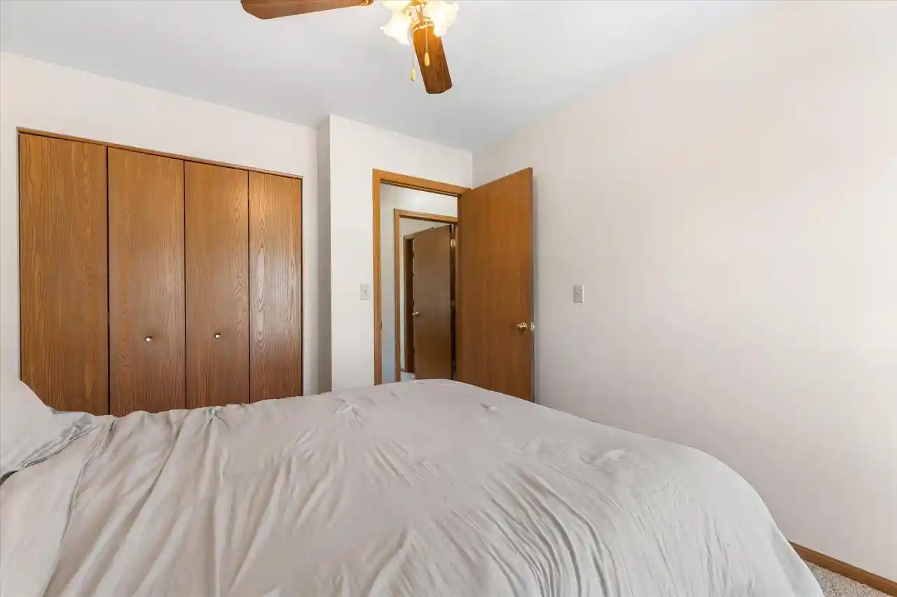 34th image of 10365 S Kelly Dr Dr, Oak Creek, WI 53154 | MLS# 1973125