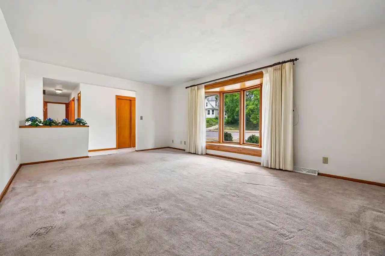 2nd image of 443 Park Avenue Avenue, Burlington, WI 53105 | MLS# 1973123