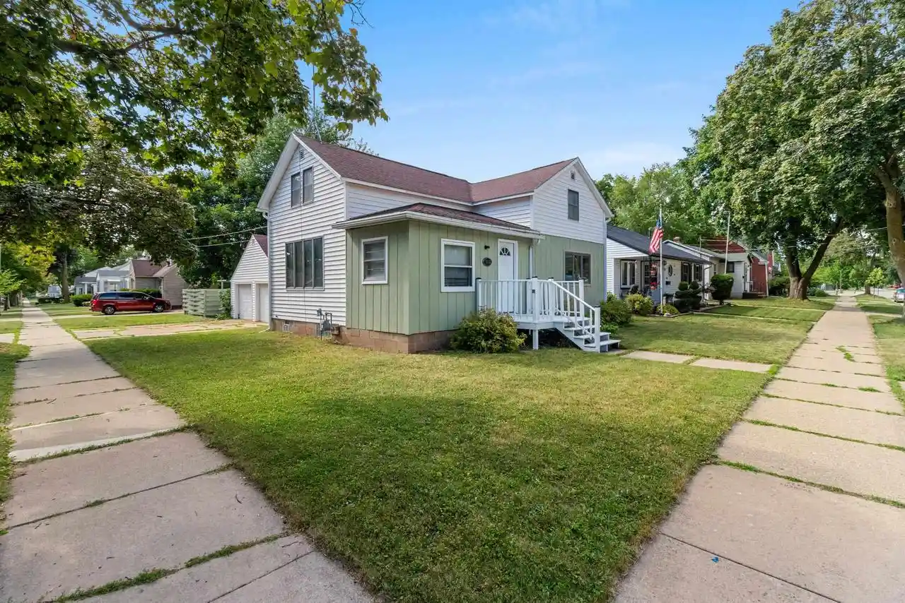 Homes for sale in Appleton, WI | 1203 N Gillett Street Street, Appleton, WI 54914 | MLS# 50329693