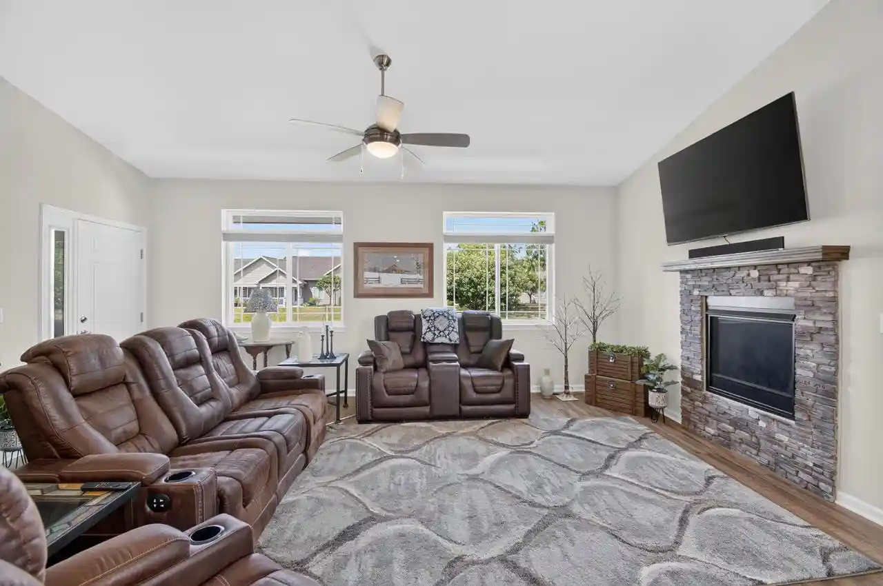 3rd image of 2808 21st St St, Kenosha, WI 53144