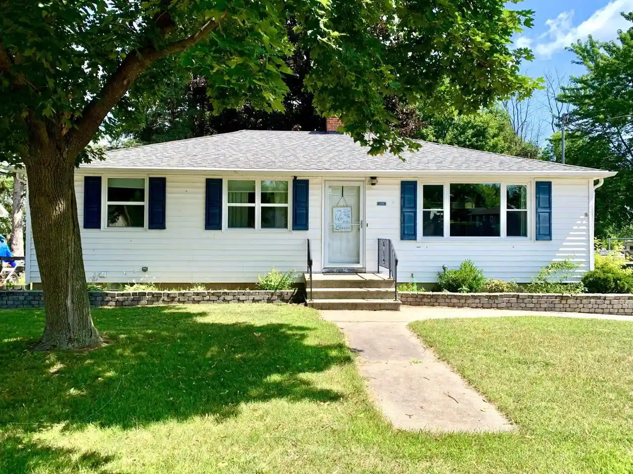 1st image of 1824 Glenview Avenue Avenue, Green Bay, WI 54303 | MLS# 50329695