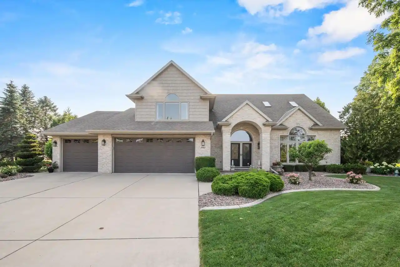 1st image of 2920 Circle Oaks Lane Lane, Green Bay, WI 54313 | MLS# 50329700