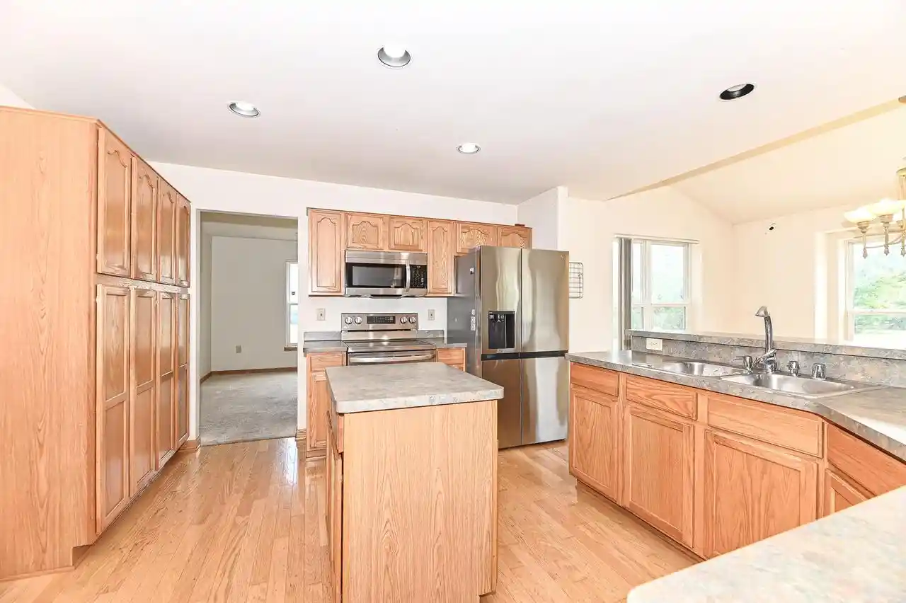 4th image of 11042 W Villa Avenue Avenue, Milwaukee, WI 53224 | MLS# 1973143