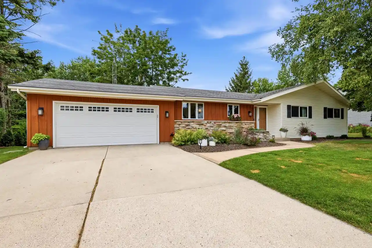 1st image of 1020 S Washington Dr Dr, Sheboygan, WI 53083 | MLS# 1973155