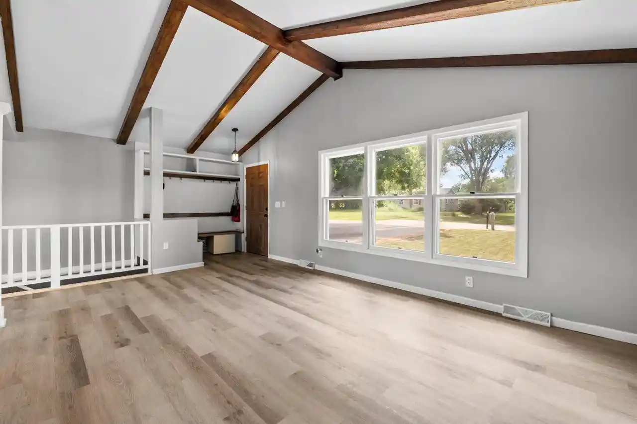 2nd image of 176 Ridgeway Dr Dr, Dousman, WI 53118 | MLS# 1973157