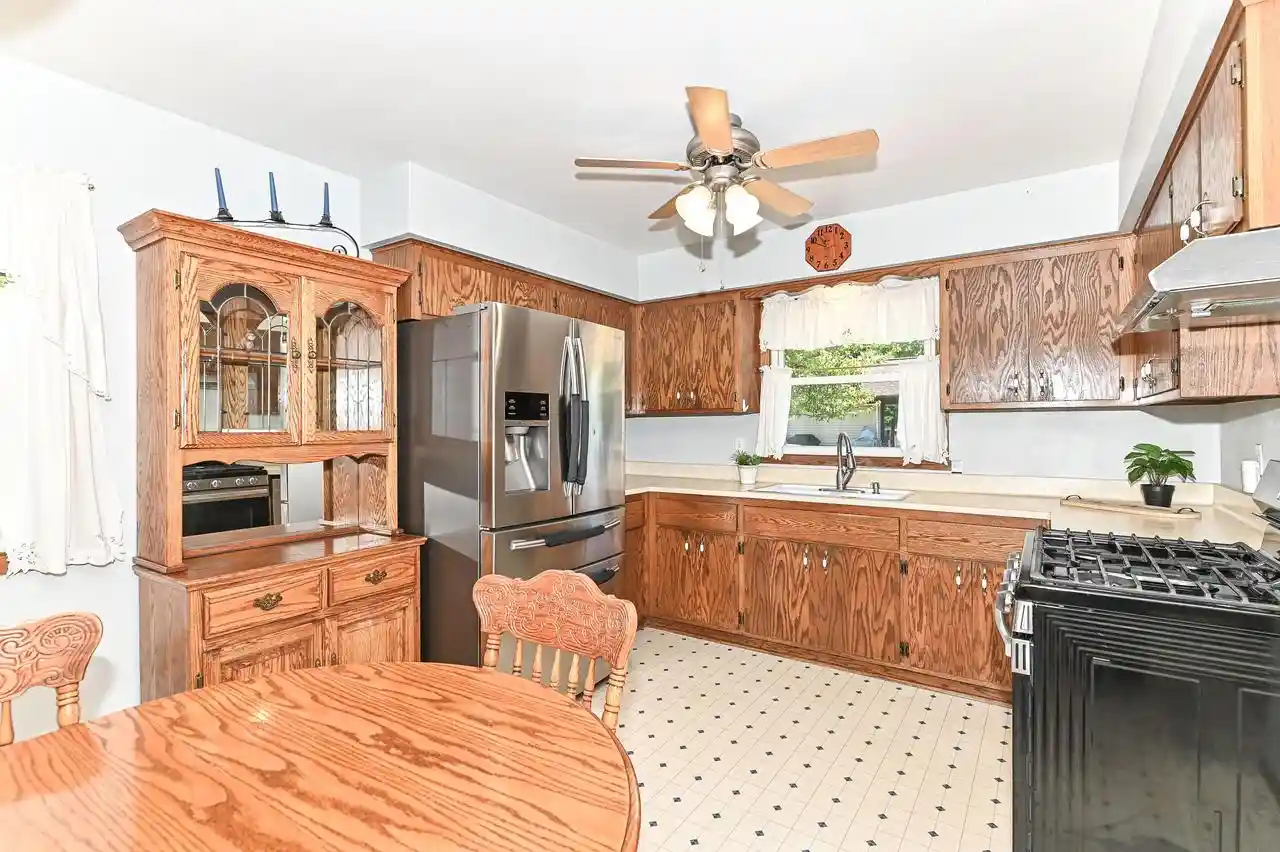 38th image of 3310 E Woodview Avenue Avenue, Oak Creek, WI 53154 | MLS# 1973158