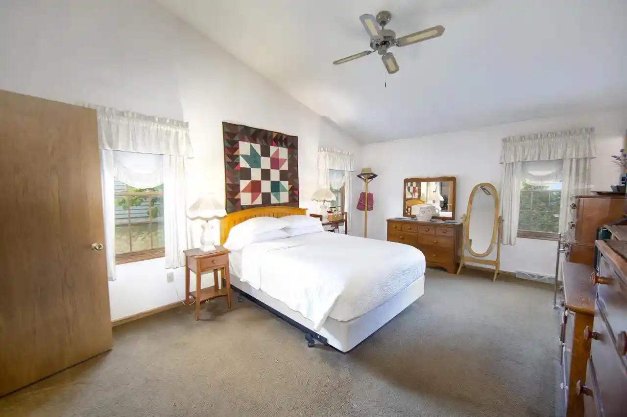 image of 4130 W Thorncrest Dr Dr, Franklin, WI 53132 | MLS# 1973170