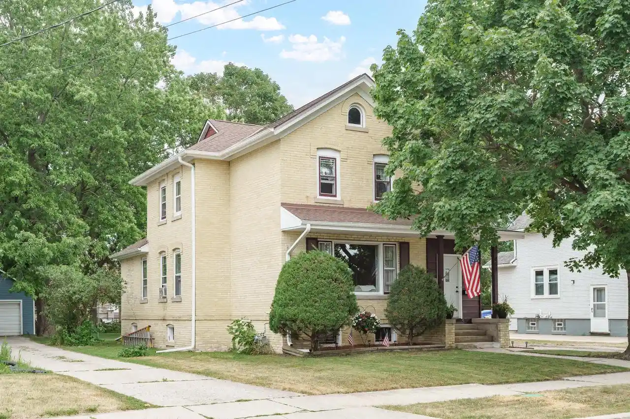 1st image of 409 S 7th Street Street, Watertown, WI 53094 | MLS# 1973175