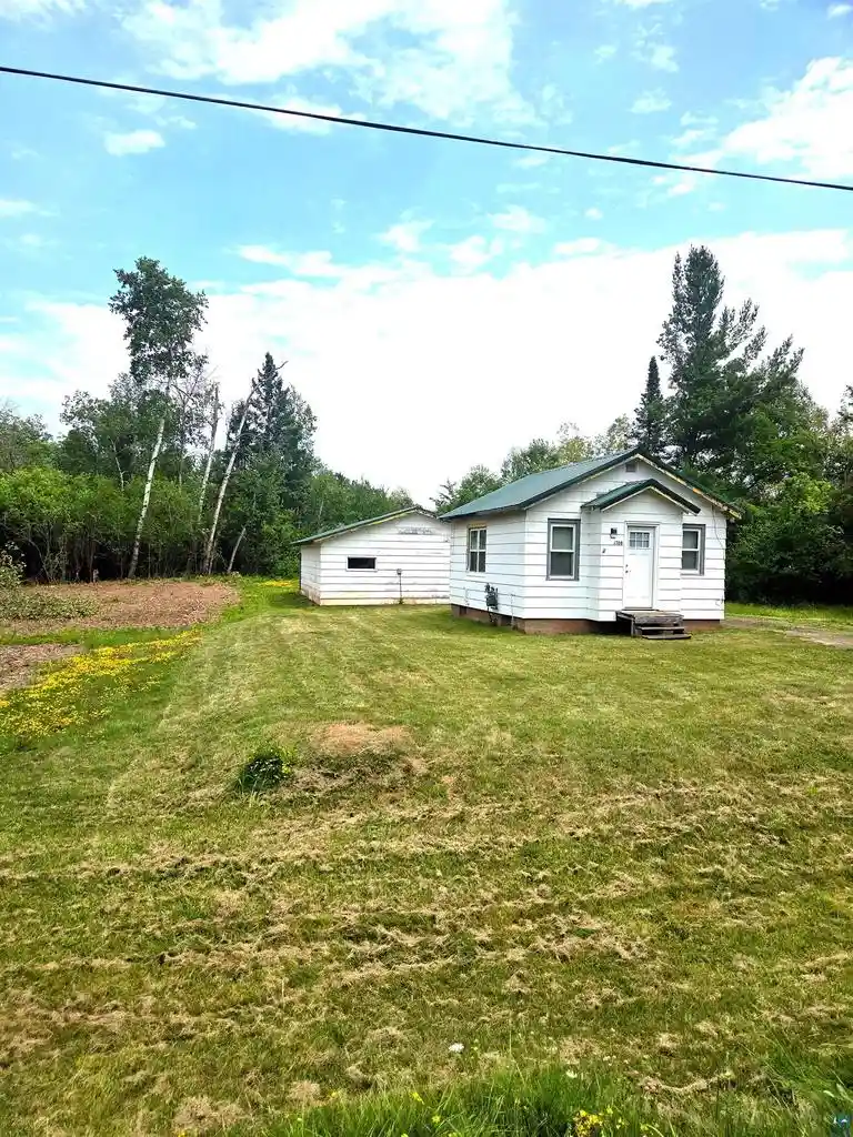 Photo 3 of Single family home for sale at 1708 Ellis Ave Ave, Ashland, WI 54806 | MLS# 6126952 | Listing updated on 2026-08-24