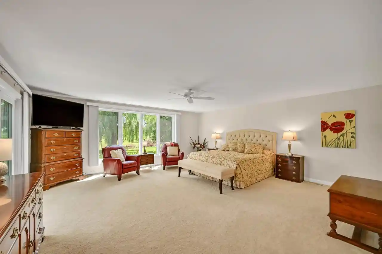 3rd image of 10708 N Fairway Circle Circle, Mequon, WI 53092 | MLS# 1973220