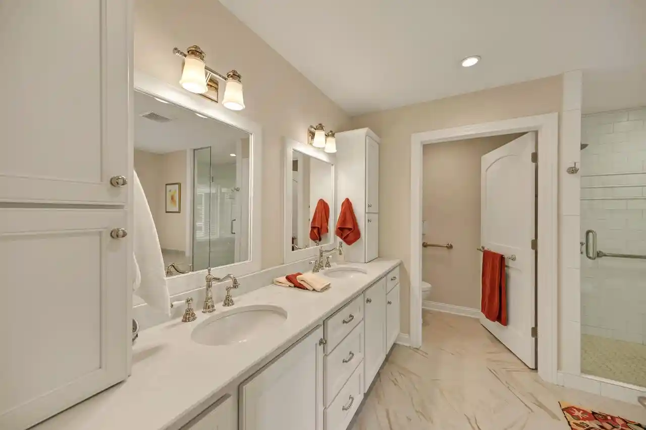 4th image of 10708 N Fairway Circle Circle, Mequon, WI 53092 | MLS# 1973220