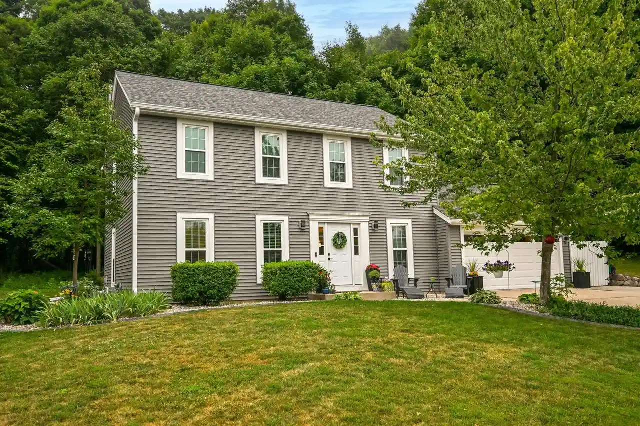 1st image of 1864 Blackfoot Court Court, Grafton, WI 53024 | MLS# 1973227